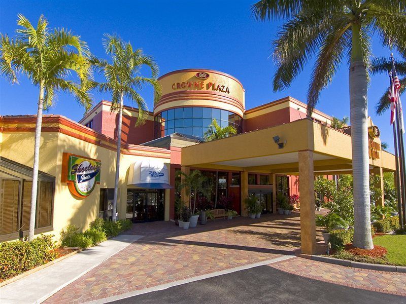 Doubletree By Hilton Fort Myers At Bell Tower Shops Exterior foto